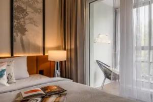 Uyutnaya Studiya Dlya Dvoikh V Sestroretske S Basseynom Apartments, Sestroretsk