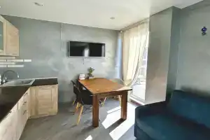 Studiya Bakinskaya 26-7 Flat, Adler