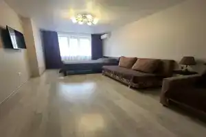 Na Krasnodonskoy 10 Flat, Samara