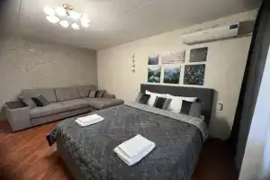 Ryadom S Pamyatnikom Slavy Apartments, Voronezh