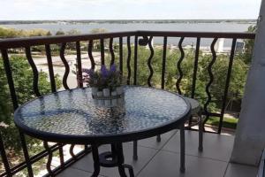 S Vidom Na Volgu I Fontan Druzhby Narodov Flat, Volgograd