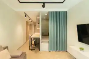 Na Bratskoy 16 Loft Flat