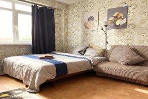 81 V Zhk Oranzhevoye Nebo Apartments, Kostova