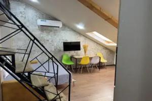 Nice and Cozy in The City Center Apartments, Yerevan