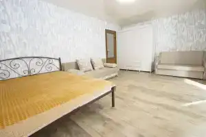 Uyutnaya \Ryadom S Morem Flat, Feodosiya