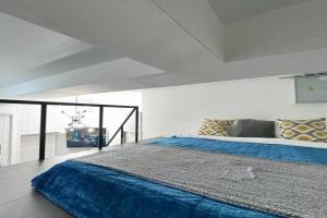 Dvukhurovnevye Snow Space Nedaleko Ot Ploschadi Tryokh Vokzalov Apartments, Moscow