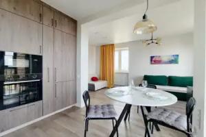 Sulavesi Flat, Zhukovsky
