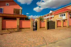 Red Khaus Guest House, Yevpatoriya