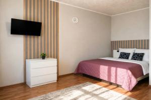 Odnokomnatnaya Natalie Rooms ryadom s parkom im. Ostrovskogo dlya 5 gostej Flat, Syzran