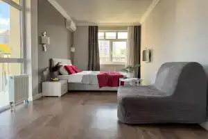 S balkonom u reki ryadom s plyazhem Apartments, Tuapse