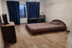 Prostornaya 3kh komnatnaya Flat