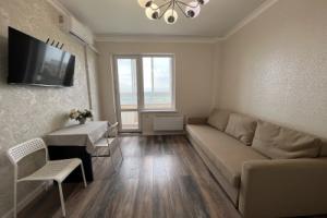 Cozy Apartment With A Balcony and A Beautiful View, Dolgoprodnyy
