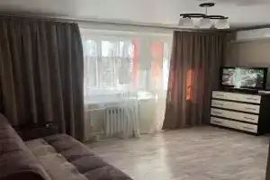 Uyutnaya 1 komnatnaya kvartira v gorode Flat, Pavlovsk