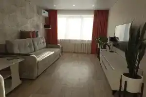 Na Bakalskoy Ulitse 3 Flat, Satka