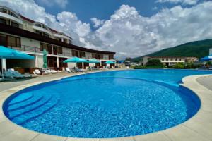 Morskoj Klub Hotel, Nebug