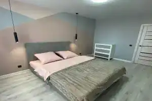 Yevro Trekhkomnatnaya S Dzhakuzi Flat, Perm