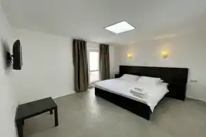 Vysota 13 Apartments, Kerch