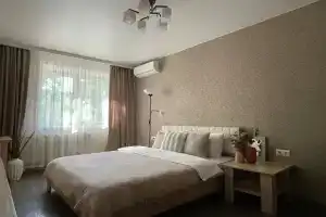 Na Ul. Ostrovskogo 75 Flat