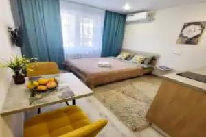 Na Ulyanovskoj 11/1 Flat, Artem