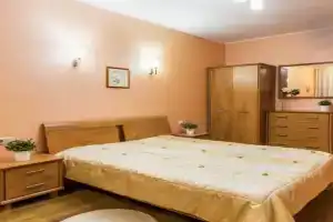 U tsentralnoy ploschadi Flat, Samara