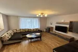 Uyutnye Trekhkomnatnye Na Nemige Apartments, Minsk