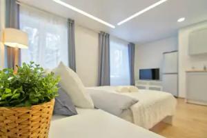 Deguninskaya 2/2 Apartments, Moscow