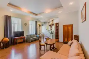 Trehkomnatnye s balkonom 8 gostej Apartments