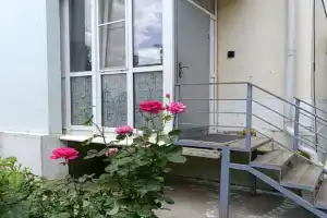 Uyutnaya Studiya Na Beregu Morya Flat