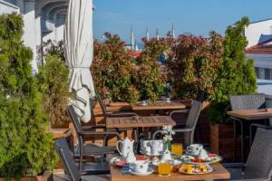 Bizim Hotel, Istanbul