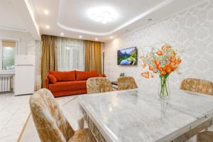 Ryadom S Vokzalom Flat, Pavlodar