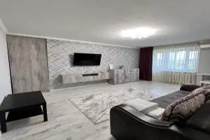 Nazarbaeva 31 Shikarnoie Zhilie Flat, Karagandy