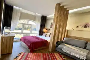 Emiliya S Balkonom Park Rivera Apartments, Sochi