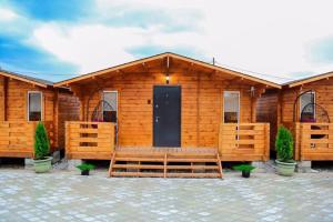 Eko-Domiki Duet Recreation Center, Candripsh