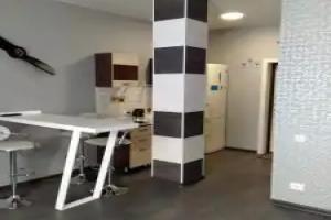V Samom Tsentre Goroda Artema Flat, Artem