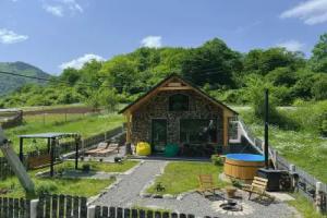 Woodlandia Resort Borjomi with hot tub Private House, Borjomi