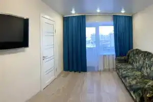 Uyutnaya Trekhkomnatnaya Flat, Karasuk