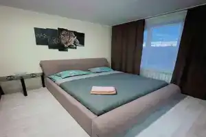 U Metro Klenovy Bulvar Flat, Moscow