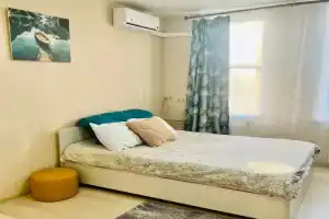 Uyutnaya kvartira na ulıce Solnechnaya 3A Dayker City Flat, Moskovskiy
