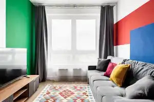 Guash Hudozhnika s vidom na gorod Flat, Moscow