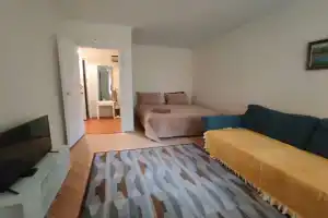 Na ulitse 3-ya Frunzenskaya 15 Flat, Moscow