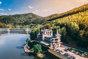 Retro Riverside Wellness Resort, Karlovy Vary