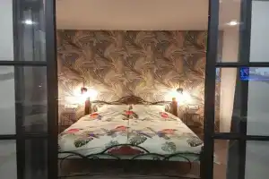 U Globusa Kvartira, Tula