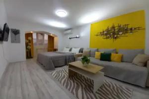Yarkaya Zvezda Na Kosmose Flat, Aqtobe