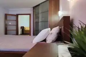 Na Bikbaya 23/2. Prostornye tryokhkomnatnye apartamenty na 6 gostey Flat, Ufa