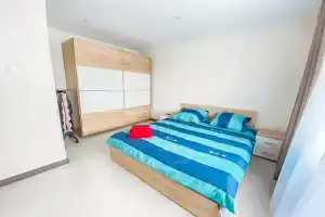 Vozle Sheremetyevo Flat, Lobnya