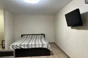 Na Ulitse Azina 20/1 Flat, Ekaterinburg