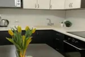Otlichnaya 1-komn kvartira ryadom s Tts Planeta i arenoy Kuznetskiy led Flat, Novokuznetsk