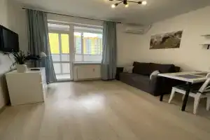 Uyutnaya i svezhaya Flat