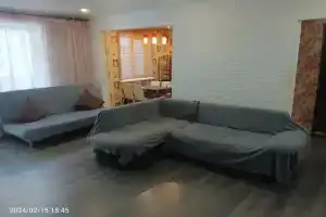 Uyutnaya kvartira v khoroshem rayone goroda Flat, Pervouralsk