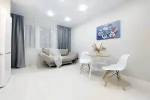 Yevrodvushka Sharman so stilnm remontom Flat, Ulyanovsk